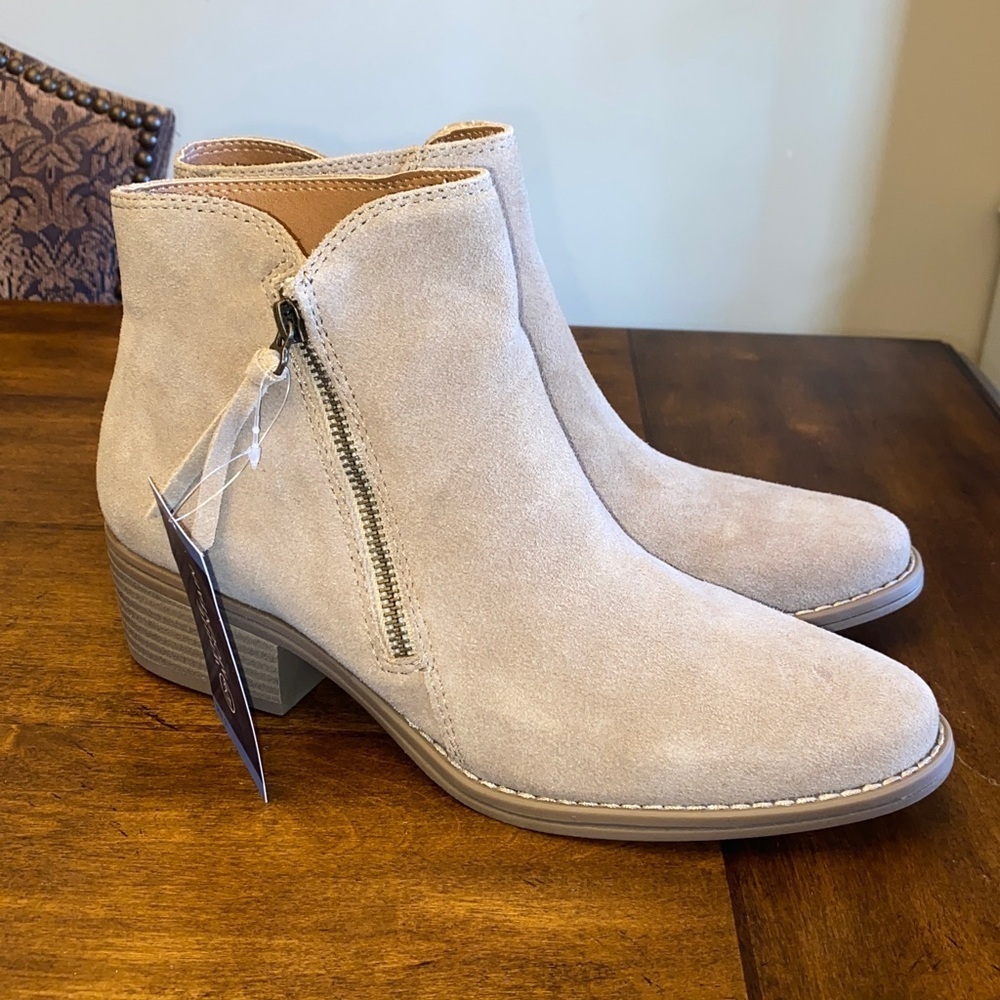 White Mountain Women's taupe Ankle Boots 🆕
